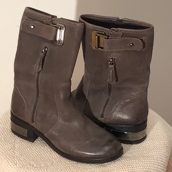 VINCE CAMUTO BOOTS in Distressed Grey Sz. 7M - Picture 1 of 7